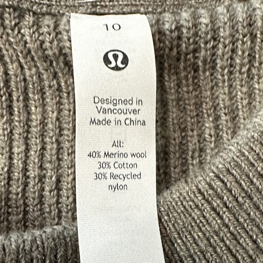 lululemon athletica Men's Charcoal Crewneck Sweater - Picture 8 of 14